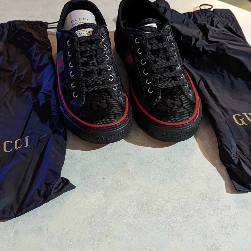 Shoes - Picture 6 of 7